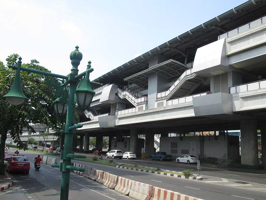 Wongwian Yai skytrain station in Bangkok.